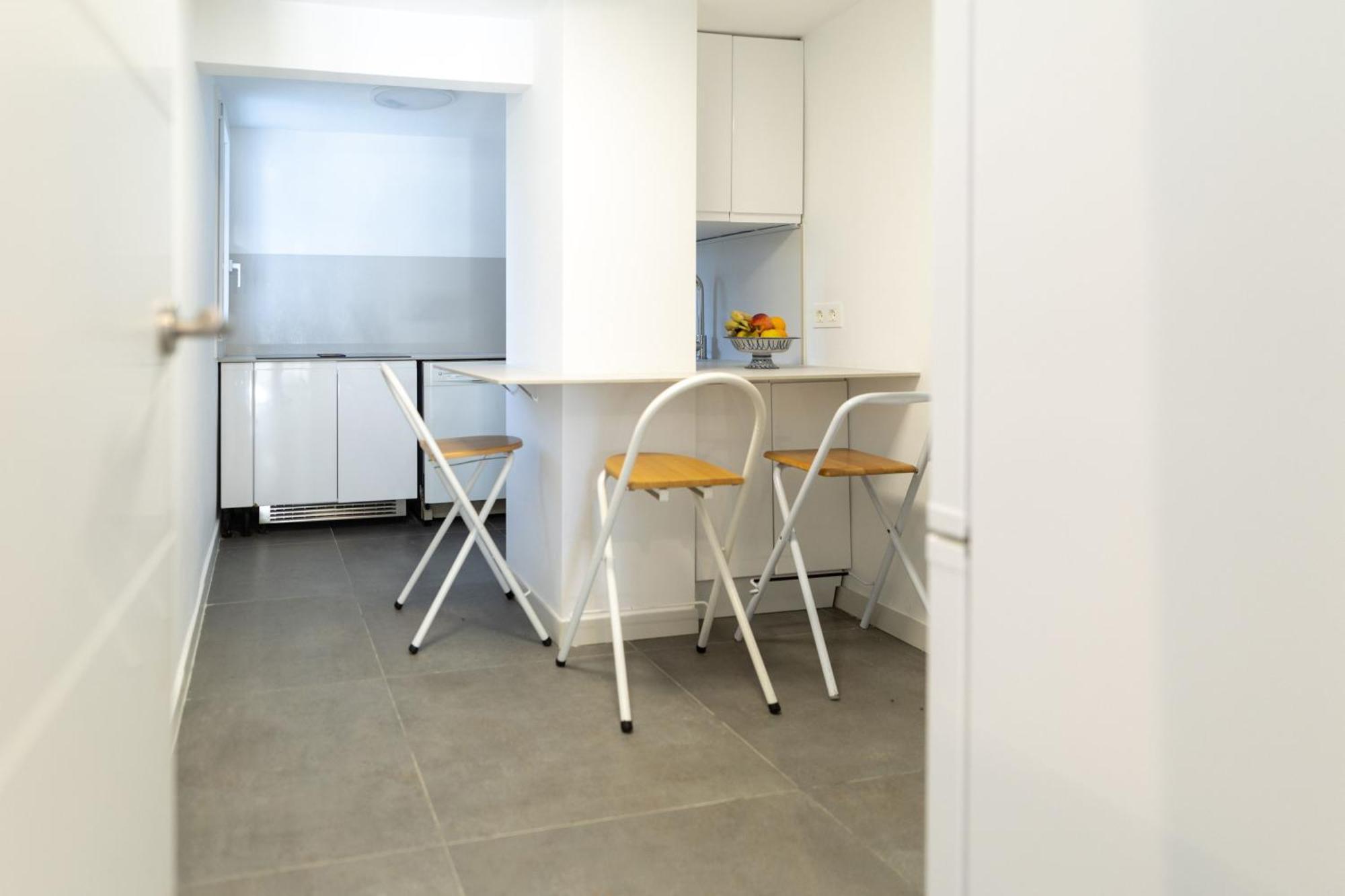 Suitur Beachfront Apartment Roc De Sant Gaieta Roda de Bera Exterior photo